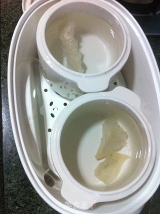鸳鸯燕窝（满足不同的需求）的做法步骤：1
