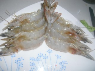 蒜蓉开边虾的做法步骤：4