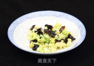 木耳炒花菜的做法步骤：6
