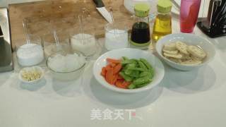 雪耳莲藕炒兰豆的做法步骤：1