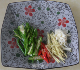 老黄瓜炒肉片的做法步骤：2