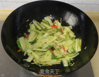 老黄瓜炒肉片的做法步骤：9