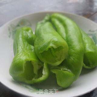 青椒裹肉丸的做法步骤：2