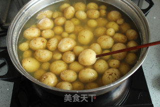 椒盐小土豆的做法步骤：2