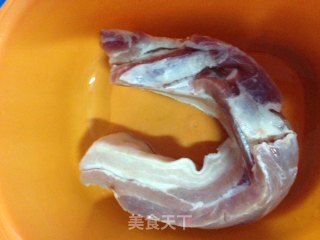 咸猪肉的做法步骤：1