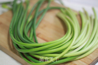 黑木耳炒蒜苔五花肉的做法步骤：5
