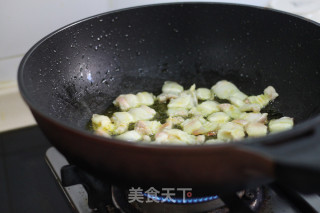 黑木耳炒蒜苔五花肉的做法步骤：7