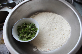 感冒面条——荆芥肉丝手擀面的做法步骤：1
