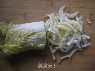 糖醋辣白菜的做法步骤：1