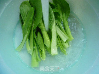 蟹味菇青菜泡饭的做法步骤：2