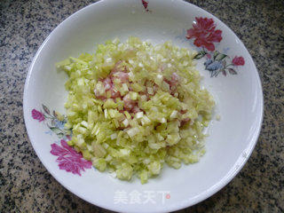 韭菜芽猪肉馅锅贴的做法步骤：3