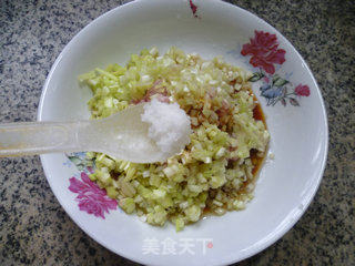 韭菜芽猪肉馅锅贴的做法步骤：6