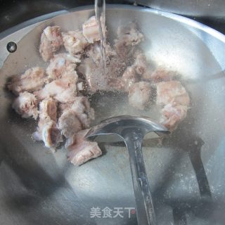 冬瓜干贝排骨汤的做法步骤：2
