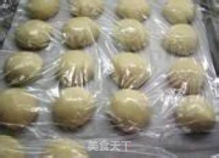 蛋黄酥的做法步骤：3