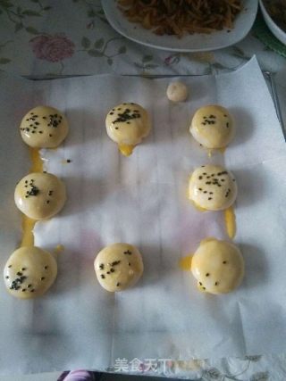 蛋黄酥的做法步骤：8