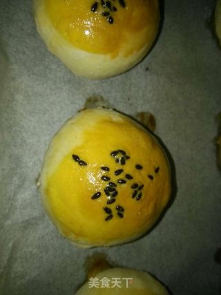 蛋黄酥的做法步骤：10