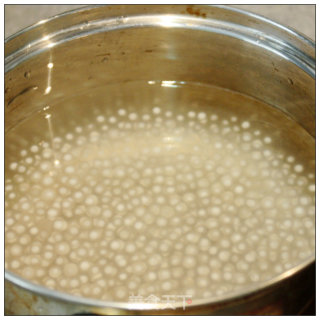 椰香味浓的夏日甜品-----椰浆西米凉糕的做法步骤：3