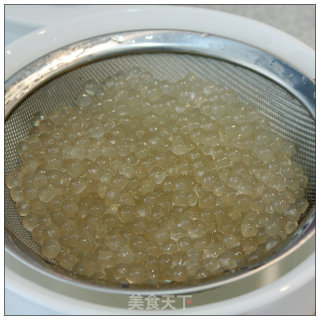 椰香味浓的夏日甜品-----椰浆西米凉糕的做法步骤：4