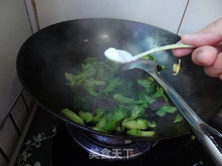 牛肉炒西兰花的做法步骤：8