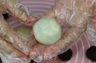 美食不分界——冰皮月饼象棋大战的做法步骤：15