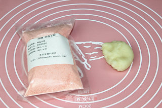 美食不分界——冰皮月饼象棋大战的做法步骤：17