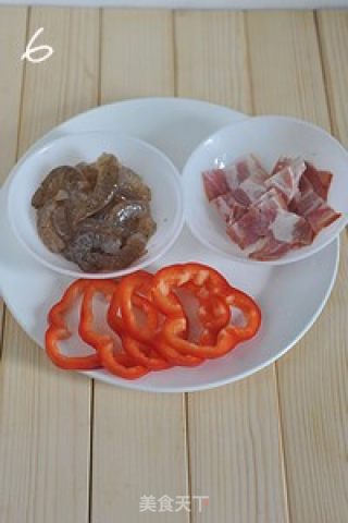 厚底鲜虾培根披萨的做法步骤：6