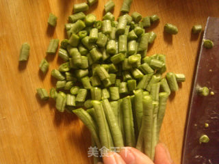 肉末豆角的做法步骤：2