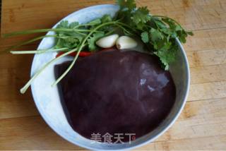 凉拌猪肝的做法步骤：1