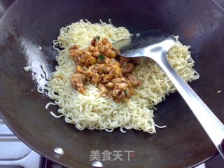 烤肉酱炒面的做法步骤：7