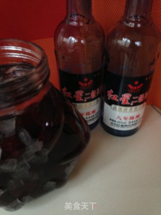 一抹胭脂杨梅酒的做法步骤：4
