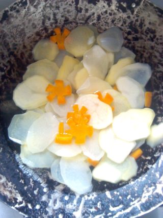 一个人的火锅，谁家菜菜正飘香——————【红油火锅土豆 】的做法步骤：7