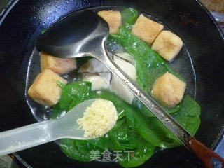 木耳菜油豆腐面结汤的做法步骤：8