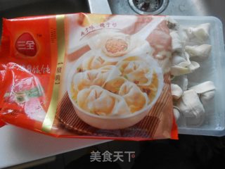 鱼丸火腿馄饨面的做法步骤：2