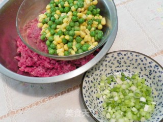 玉米牛肉饼的做法步骤：1