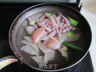 宫保鱿鱼的做法步骤：2