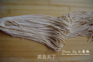 葱油骨汤面的做法步骤：10