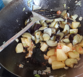 超家土豆烧茄子的做法步骤：8