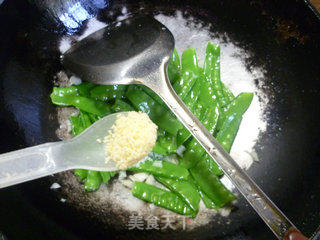 蒜末荷兰豆的做法步骤：6