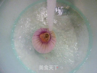 洋葱烧橡皮鱼的做法步骤：2