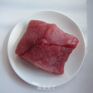 糖醋里脊的做法步骤：1