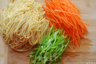 清热润肺止咳消痰养胃解毒的凉拌美食—凉拌豆腐丝的做法步骤：4