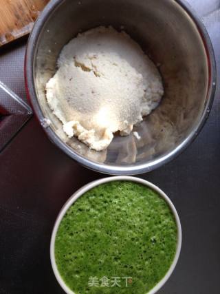 菠菜豆渣早餐煎饼的做法步骤：1