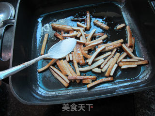 小炒莴笋豆腐干的做法步骤：4