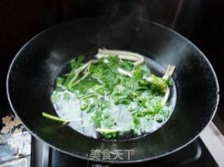 花生米拌芹菜的做法步骤：2