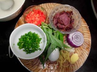 煲仔饭的做法步骤：1