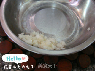 【羊毛兔出品。】葱香猪肉火腿烩挂面的做法步骤：2