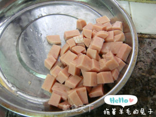 【羊毛兔出品。】葱香猪肉火腿烩挂面的做法步骤：4