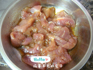 【羊毛兔出品。】葱香猪肉火腿烩挂面的做法步骤：5