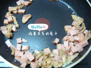 【羊毛兔出品。】葱香猪肉火腿烩挂面的做法步骤：9