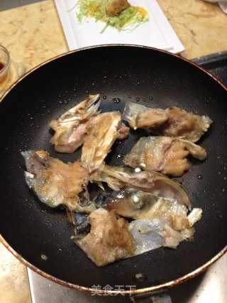 青茄烧鱼头的做法步骤：2